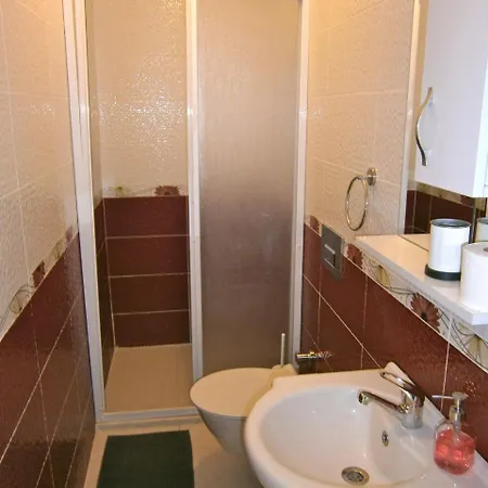 Central Suites *